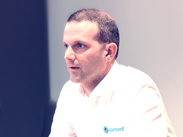 尼尔·麦卡勒姆